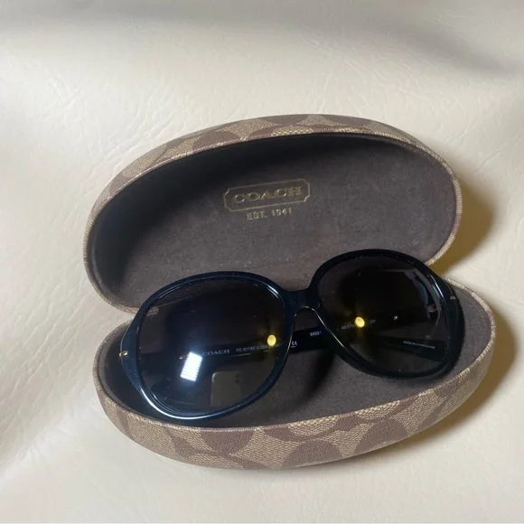 Coach Black Sunglasses with Case - Picture 2 of 8